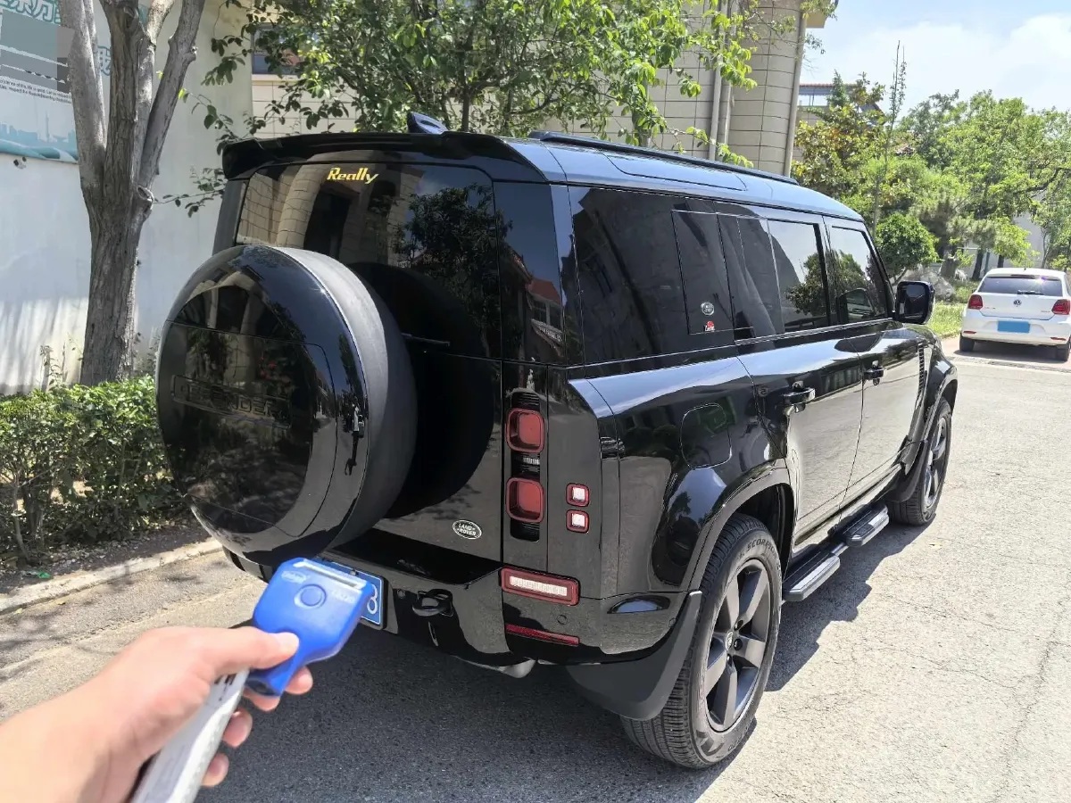 2024 Land Rover Defender 3.0T 400HP L6 8AT,autocango,china used car exporter,china ev exporter,chinese used car exporter,chinese used ev exporter
