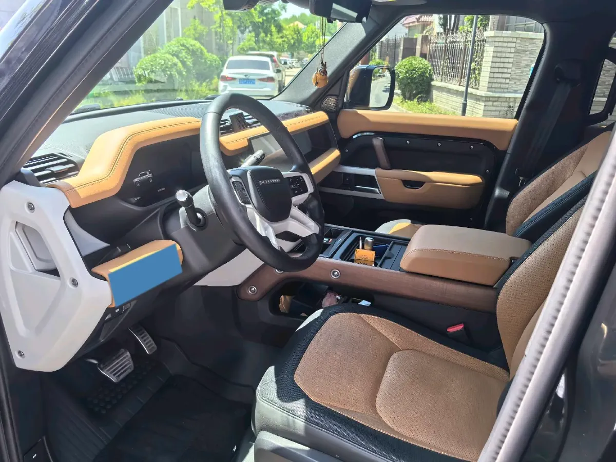 2024 Land Rover Defender 3.0T 400HP L6 8AT,autocango,china used car exporter,china ev exporter,chinese used car exporter,chinese used ev exporter