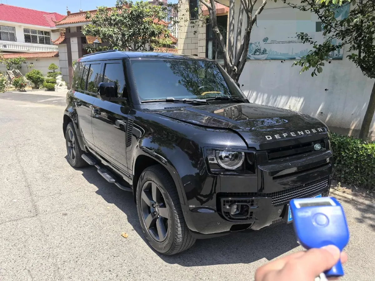 2024 Land Rover Defender 3.0T 400HP L6 8AT,autocango,china used car exporter,china ev exporter,chinese used car exporter,chinese used ev exporter