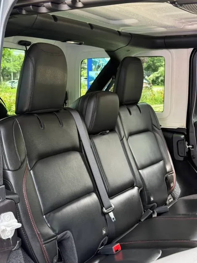 2021 Jeep Wrangler 2.0T 266HP L4 8AT,autocango,china used car exporter,china ev exporter,chinese used car exporter,chinese used ev exporter