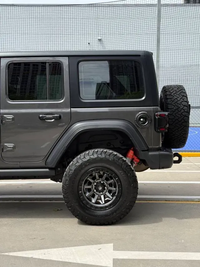 2021 Jeep Wrangler 2.0T 266HP L4 8AT,autocango,china used car exporter,china ev exporter,chinese used car exporter,chinese used ev exporter