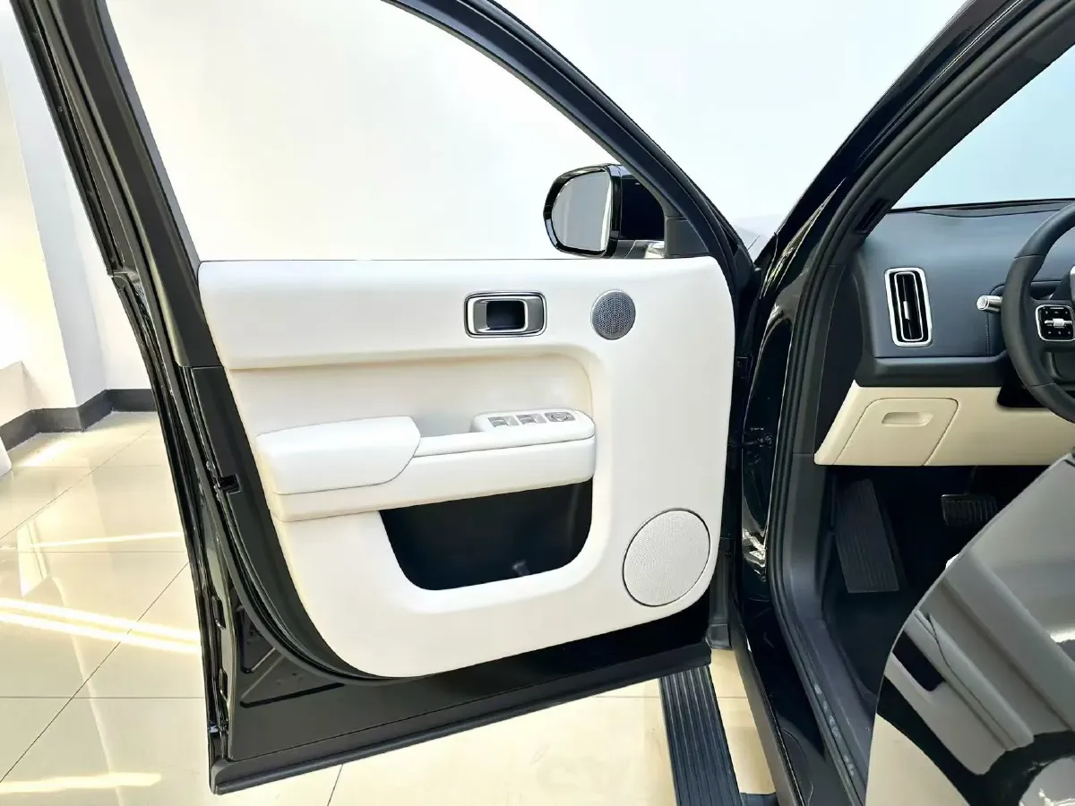 2024 Toyota Granvia 2.5L 189HP L4 E-CVT Hybrid,autocango,china used car exporter,china ev exporter,chinese used car exporter,chinese used ev exporter