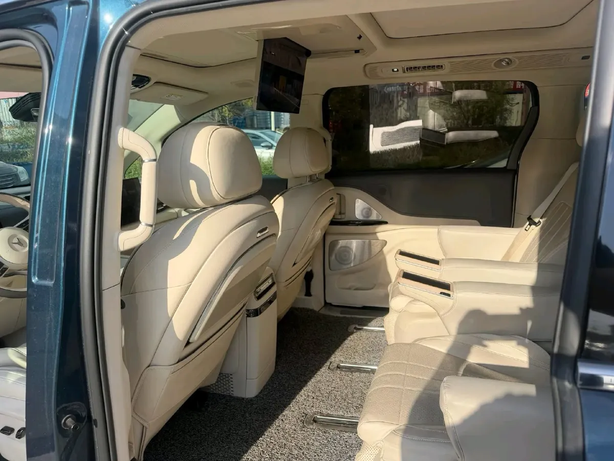 2025 Voyah Dream 1.5T 150HP L4 PHEV 41.7KWH,autocango,china used car exporter,china ev exporter,chinese used car exporter,chinese used ev exporter