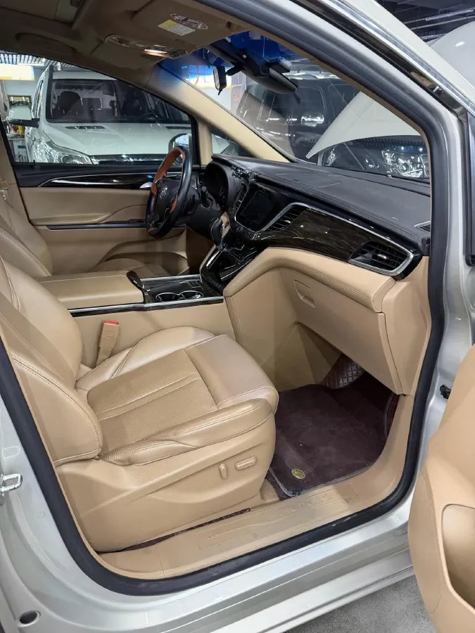 2018 Buick GL8 2.0T 260HP L4 6AT,autocango,china used car exporter,china ev exporter,chinese used car exporter,chinese used ev exporter