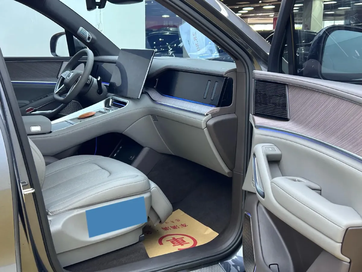 2025 Denza DenzaN9 2.0T 207HP L4 E-CVT PHEV,autocango,china used car exporter,china ev exporter,chinese used car exporter,chinese used ev exporter