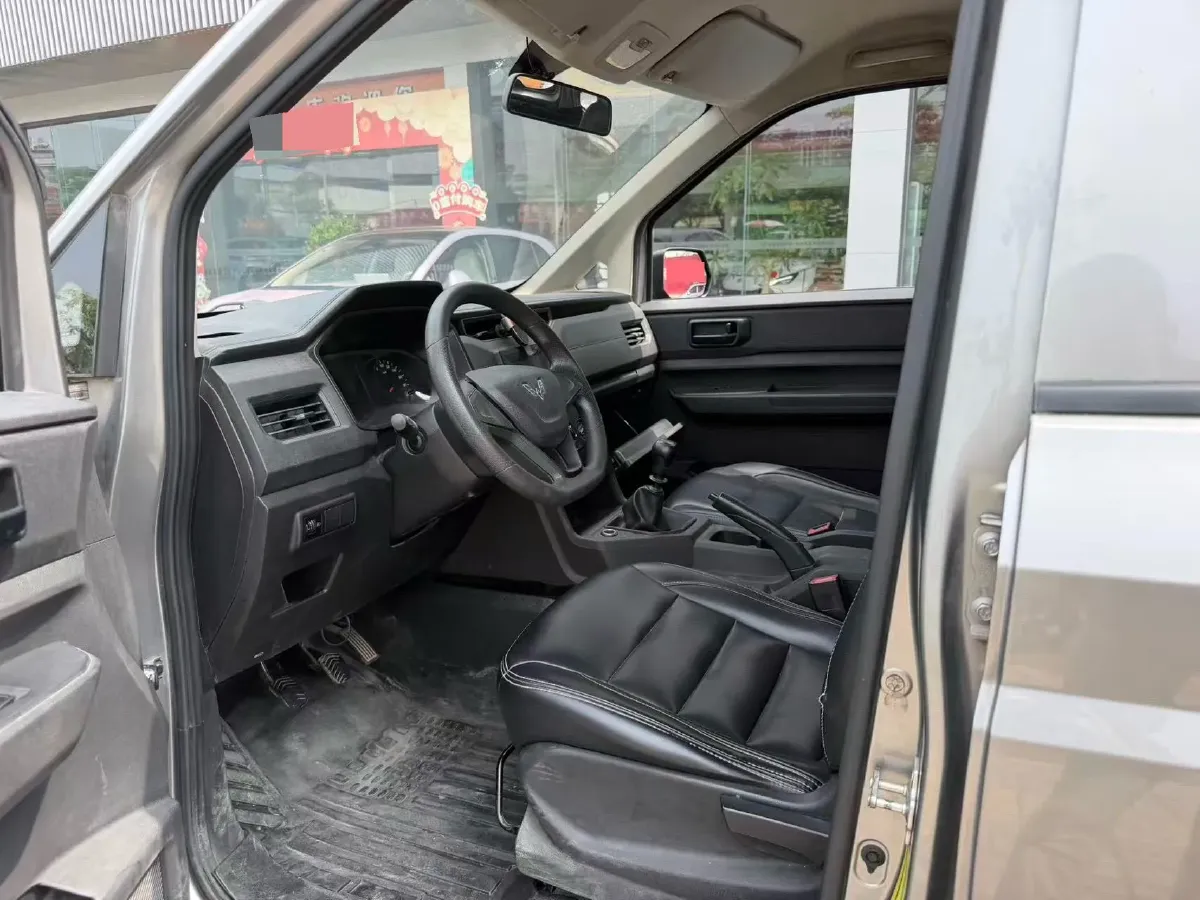2019 Venucia M50V 1.5L 112HP L4 5MT,autocango,china used car exporter,china ev exporter,chinese used car exporter,chinese used ev exporter