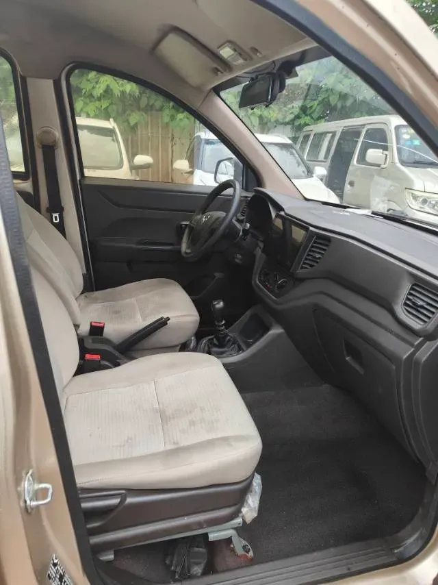 2019 WuLing HongGuang V 1.5L 99HP L4 6MT,autocango,china used car exporter,china ev exporter,chinese used car exporter,chinese used ev exporter