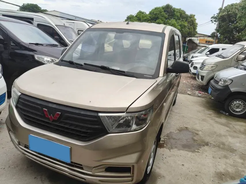 2019 WuLing HongGuang V 1.5L 99HP L4 6MT,autocango,china used car exporter,china ev exporter,chinese used car exporter,chinese used ev exporter