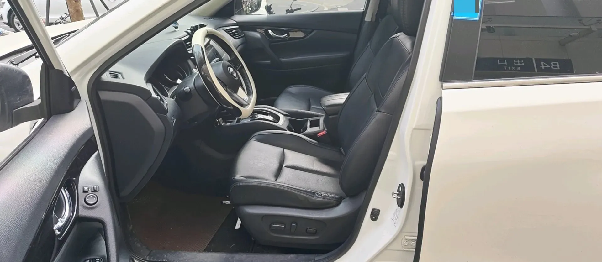 2020 Nissan X-Trail 2.0L 154HP L4 CVT,autocango,china used car exporter,china ev exporter,chinese used car exporter,chinese used ev exporter