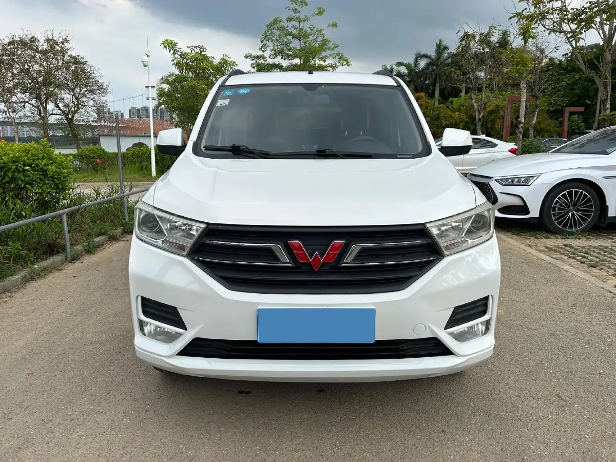 2018 WuLing HongGuang 1.5L 105HP L4 5MT,autocango,china used car exporter,china ev exporter,chinese used car exporter,chinese used ev exporter
