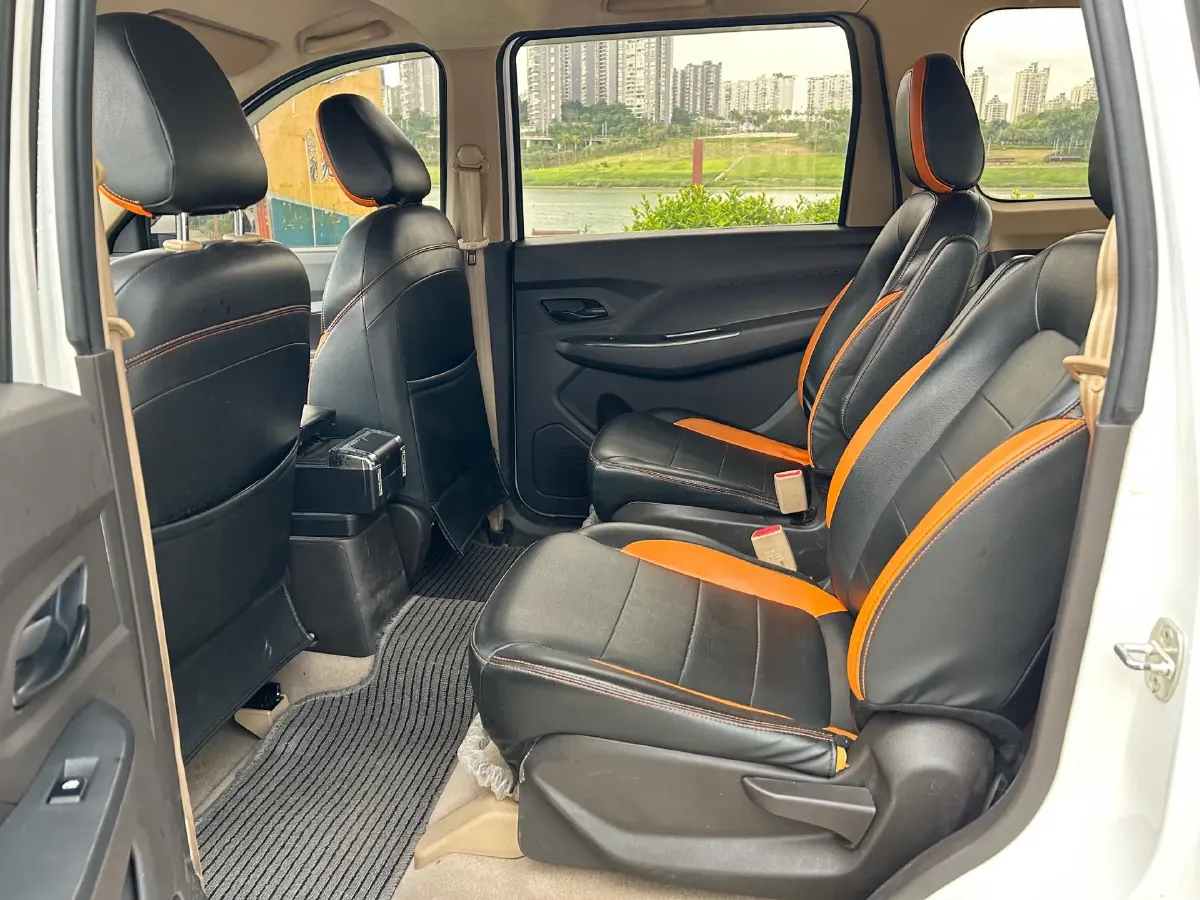 2018 WuLing HongGuang 1.5L 105HP L4 5MT,autocango,china used car exporter,china ev exporter,chinese used car exporter,chinese used ev exporter