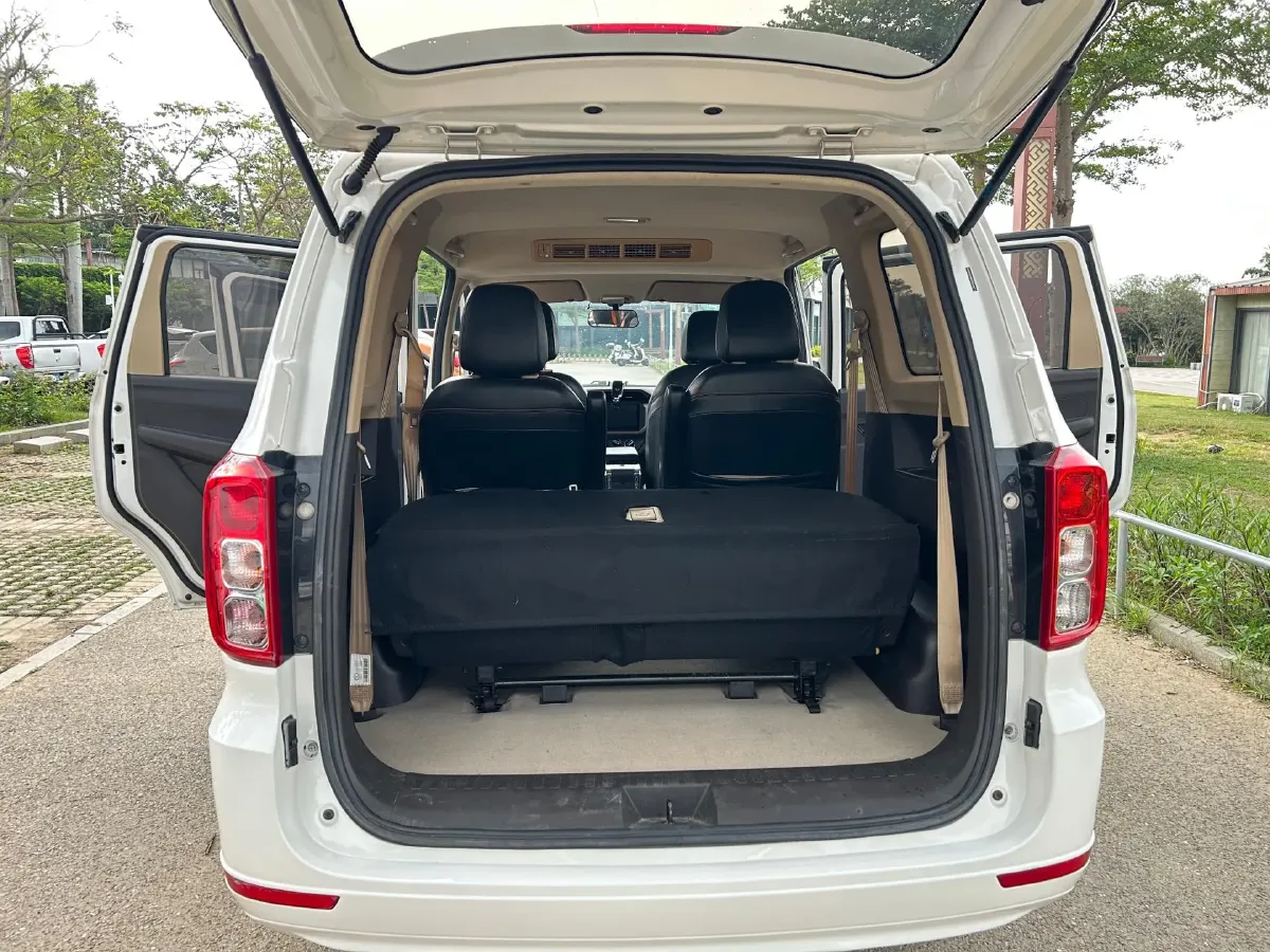 2018 WuLing HongGuang 1.5L 105HP L4 5MT,autocango,china used car exporter,china ev exporter,chinese used car exporter,chinese used ev exporter