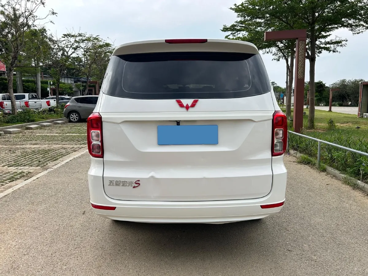 2018 WuLing HongGuang 1.5L 105HP L4 5MT,autocango,china used car exporter,china ev exporter,chinese used car exporter,chinese used ev exporter