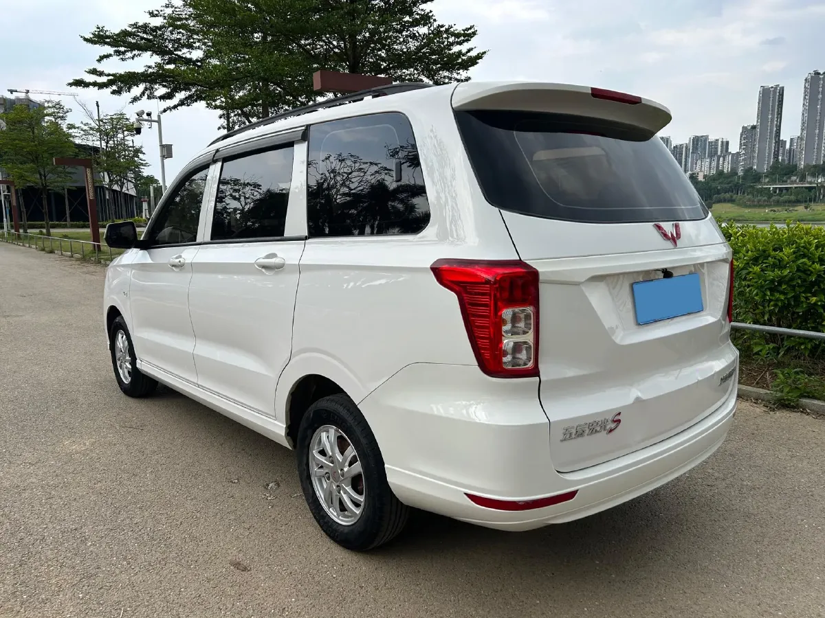 2018 WuLing HongGuang 1.5L 105HP L4 5MT,autocango,china used car exporter,china ev exporter,chinese used car exporter,chinese used ev exporter