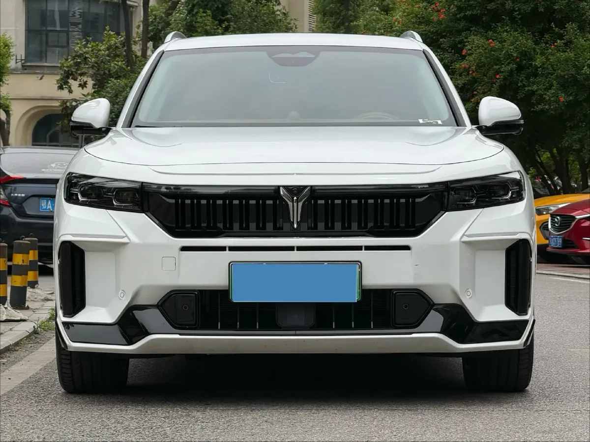 2024 Voyah FREE 1.5T 150HP L4 REEV 39.2KWH,autocango,china used car exporter,china ev exporter,chinese used car exporter,chinese used ev exporter