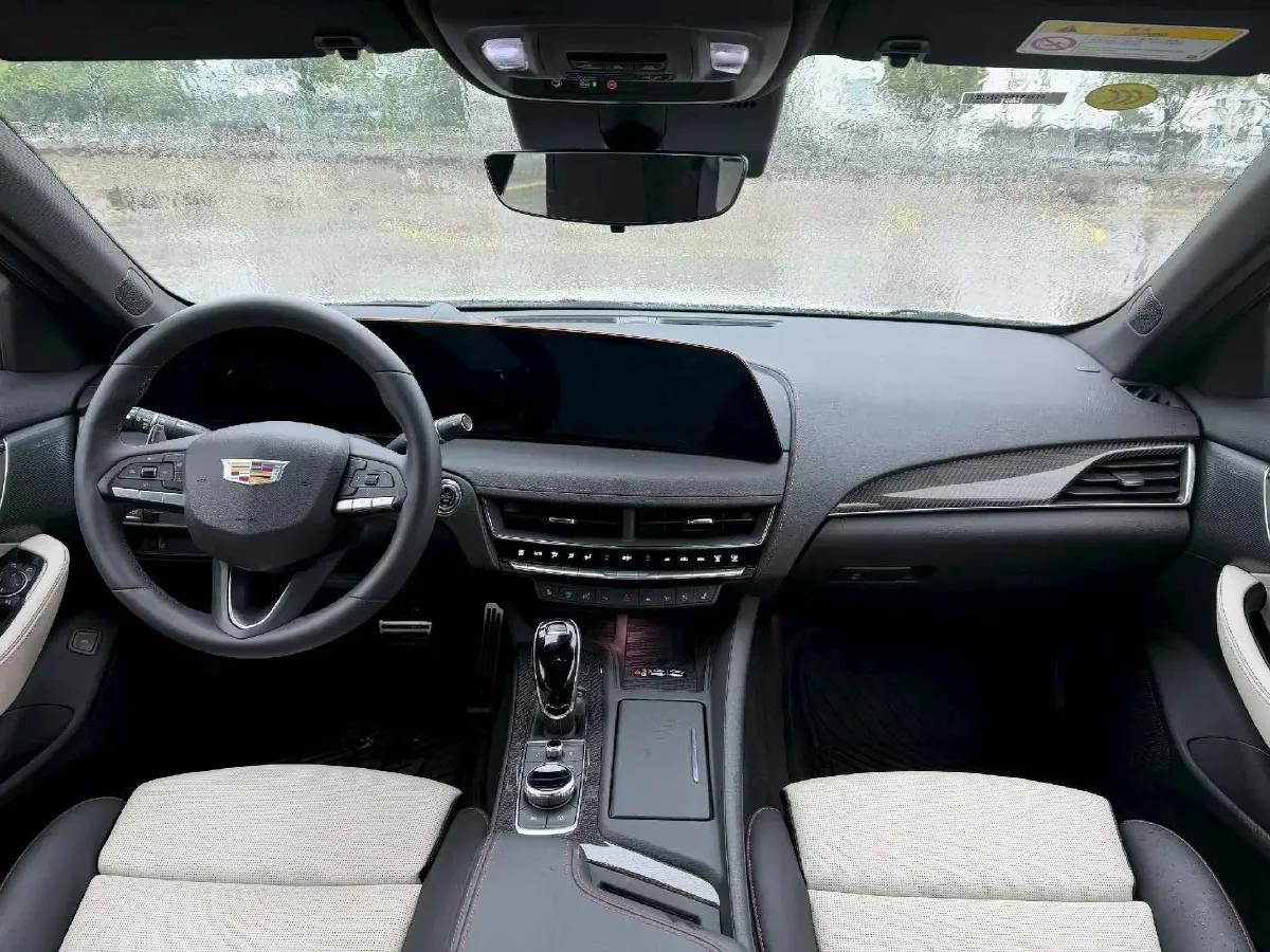2025 Cadillac CT5 2.0T 237HP L4 10AT,autocango,china used car exporter,china ev exporter,chinese used car exporter,chinese used ev exporter