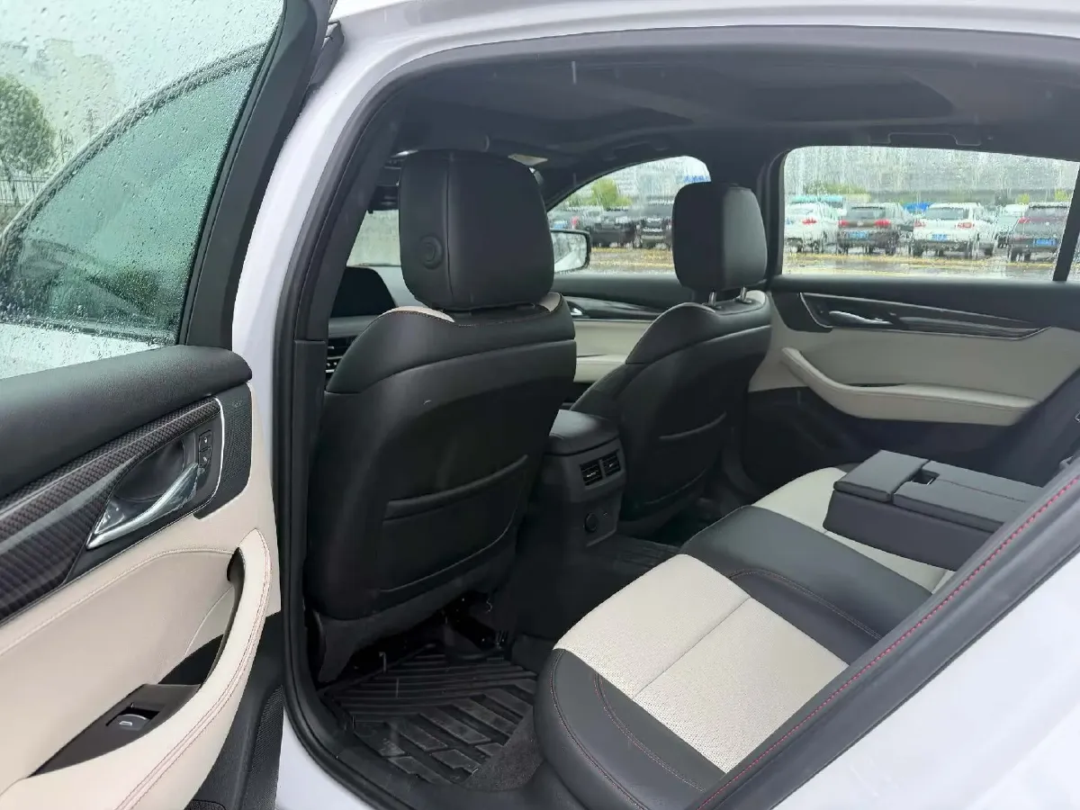 2025 Cadillac CT5 2.0T 237HP L4 10AT,autocango,china used car exporter,china ev exporter,chinese used car exporter,chinese used ev exporter