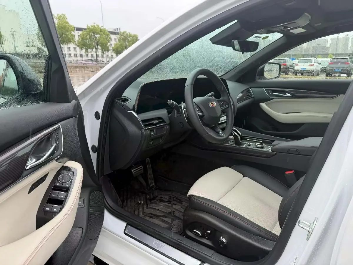 2025 Cadillac CT5 2.0T 237HP L4 10AT,autocango,china used car exporter,china ev exporter,chinese used car exporter,chinese used ev exporter