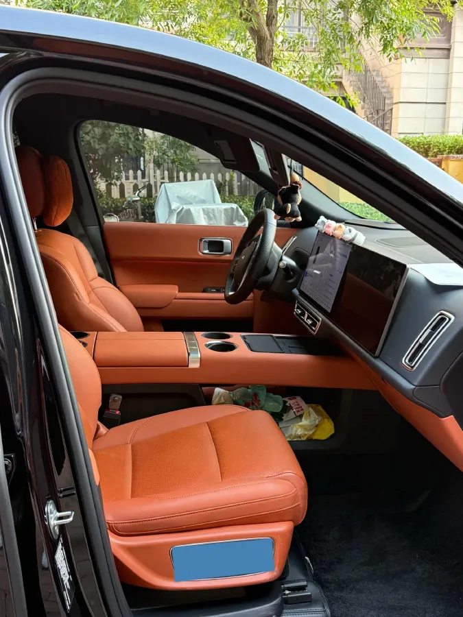 2024 Volvo S60 2.0T 197HP L4 7DCT,autocango,china used car exporter,china ev exporter,chinese used car exporter,chinese used ev exporter