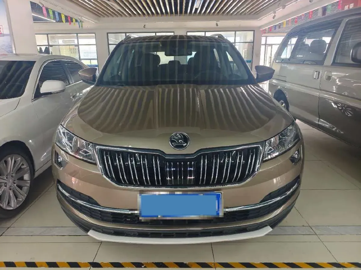 2021 Skoda Karoq 1.4T 150HP L4 7DCT,autocango,china used car exporter,china ev exporter,chinese used car exporter,chinese used ev exporter