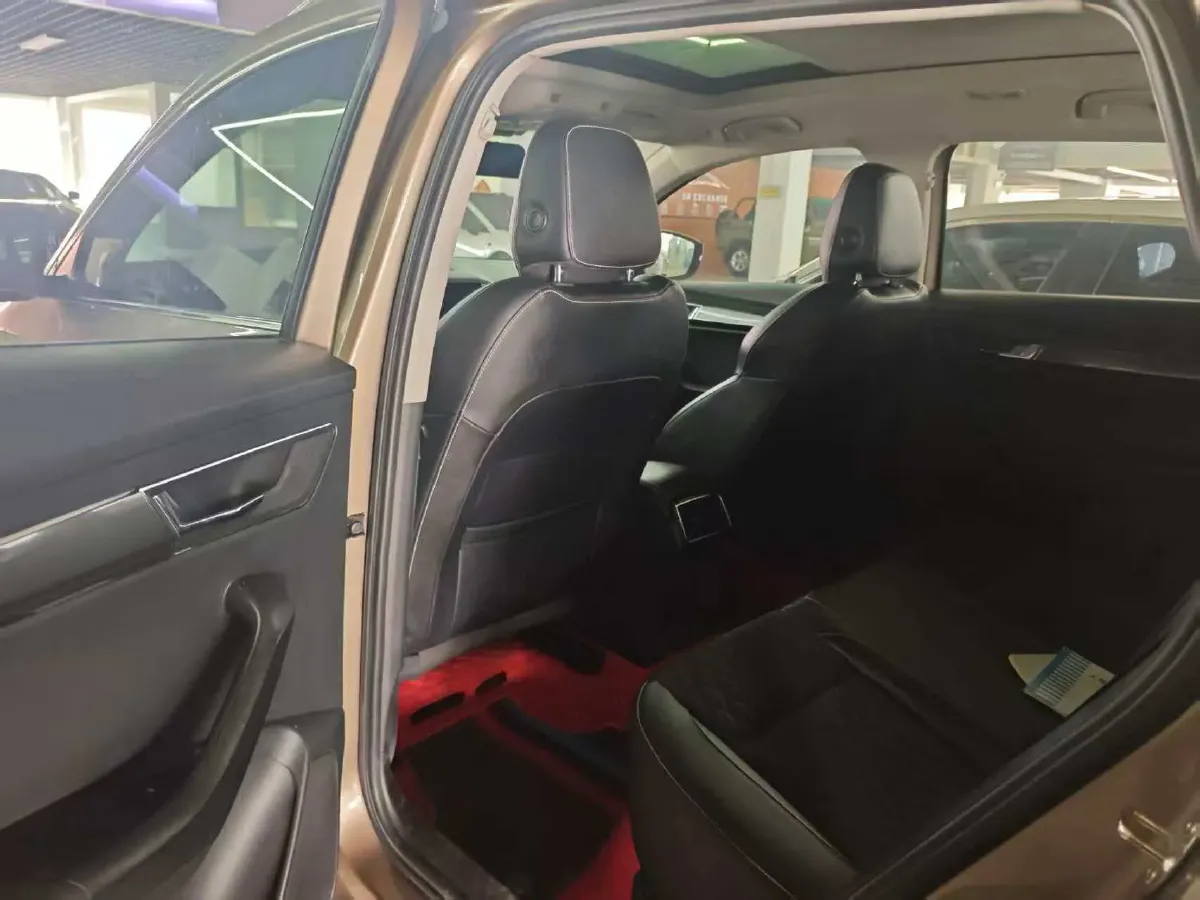 2021 Skoda Karoq 1.4T 150HP L4 7DCT,autocango,china used car exporter,china ev exporter,chinese used car exporter,chinese used ev exporter