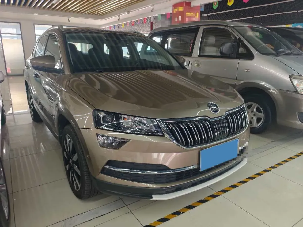 2021 Skoda Karoq 1.4T 150HP L4 7DCT,autocango,china used car exporter,china ev exporter,chinese used car exporter,chinese used ev exporter