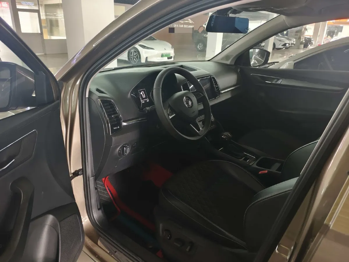 2021 Skoda Karoq 1.4T 150HP L4 7DCT,autocango,china used car exporter,china ev exporter,chinese used car exporter,chinese used ev exporter
