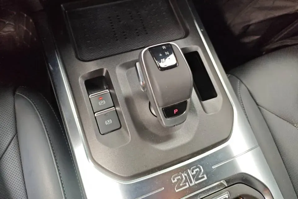 2024 212 212 T01 2.0T 252HP L4 8AT,autocango,china used car exporter,china ev exporter,chinese used car exporter,chinese used ev exporter