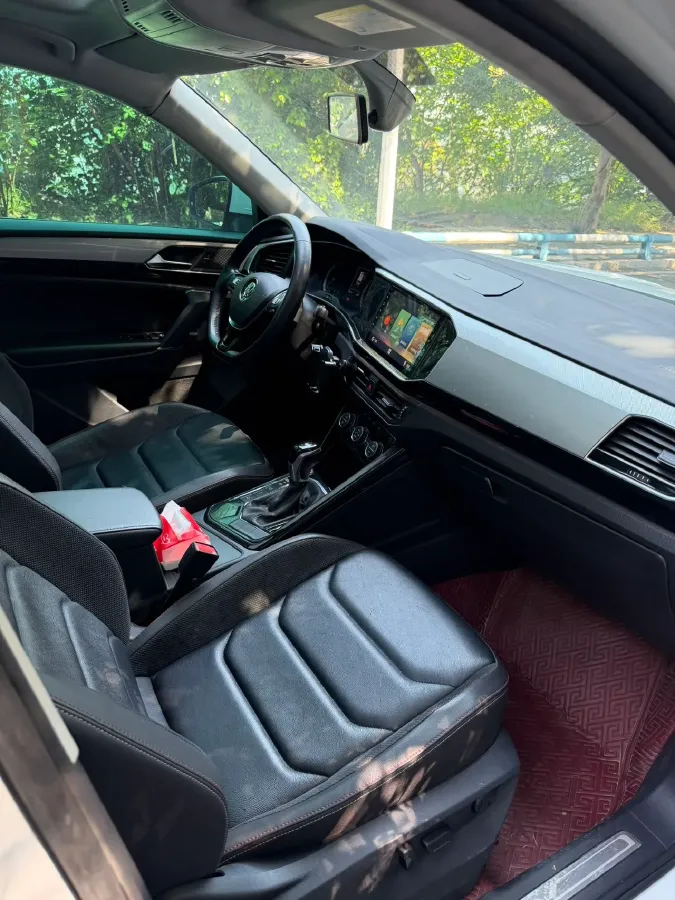 2019 Jeep Cherokee 2.0T 234HP L4 9AT,autocango,china used car exporter,china ev exporter,chinese used car exporter,chinese used ev exporter