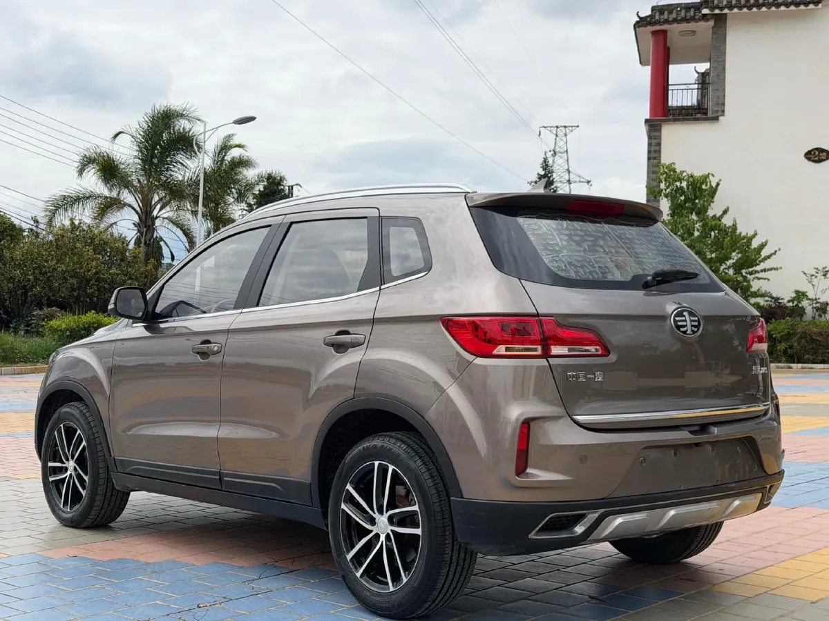 2018 Bestune X40 1.6L 114HP L4 5MT,autocango,china used car exporter,china ev exporter,chinese used car exporter,chinese used ev exporter