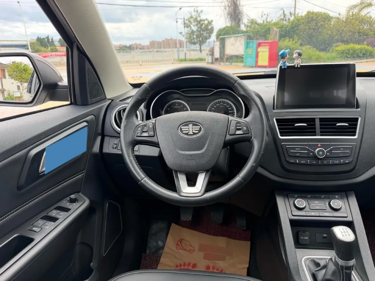 2018 Bestune X40 1.6L 114HP L4 5MT,autocango,china used car exporter,china ev exporter,chinese used car exporter,chinese used ev exporter