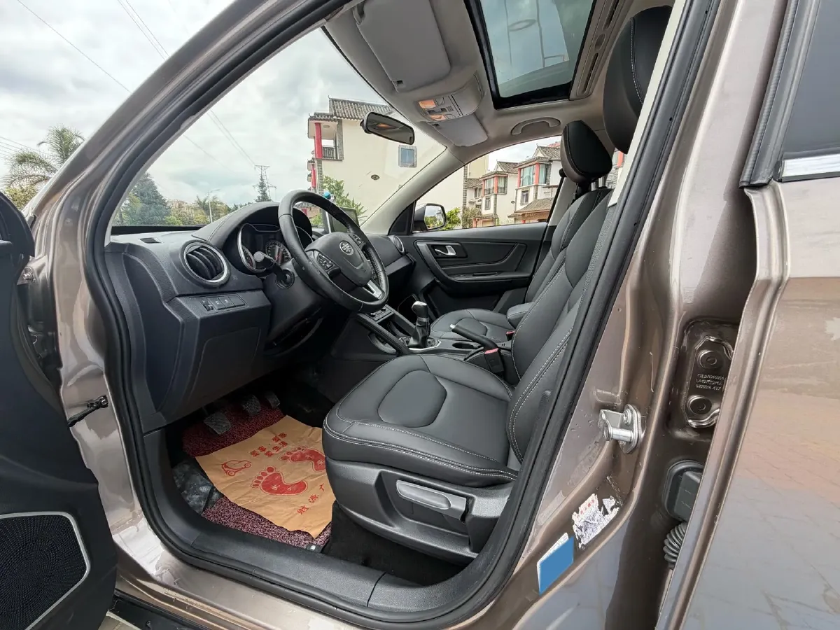 2018 Bestune X40 1.6L 114HP L4 5MT,autocango,china used car exporter,china ev exporter,chinese used car exporter,chinese used ev exporter