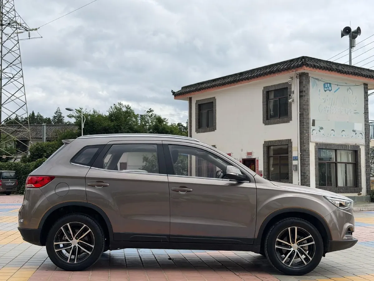 2018 Bestune X40 1.6L 114HP L4 5MT,autocango,china used car exporter,china ev exporter,chinese used car exporter,chinese used ev exporter
