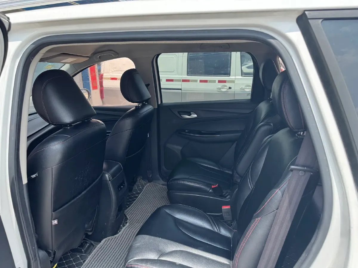 2019 BaoJun 730 1.5L 112HP L4 6MT,autocango,china used car exporter,china ev exporter,chinese used car exporter,chinese used ev exporter