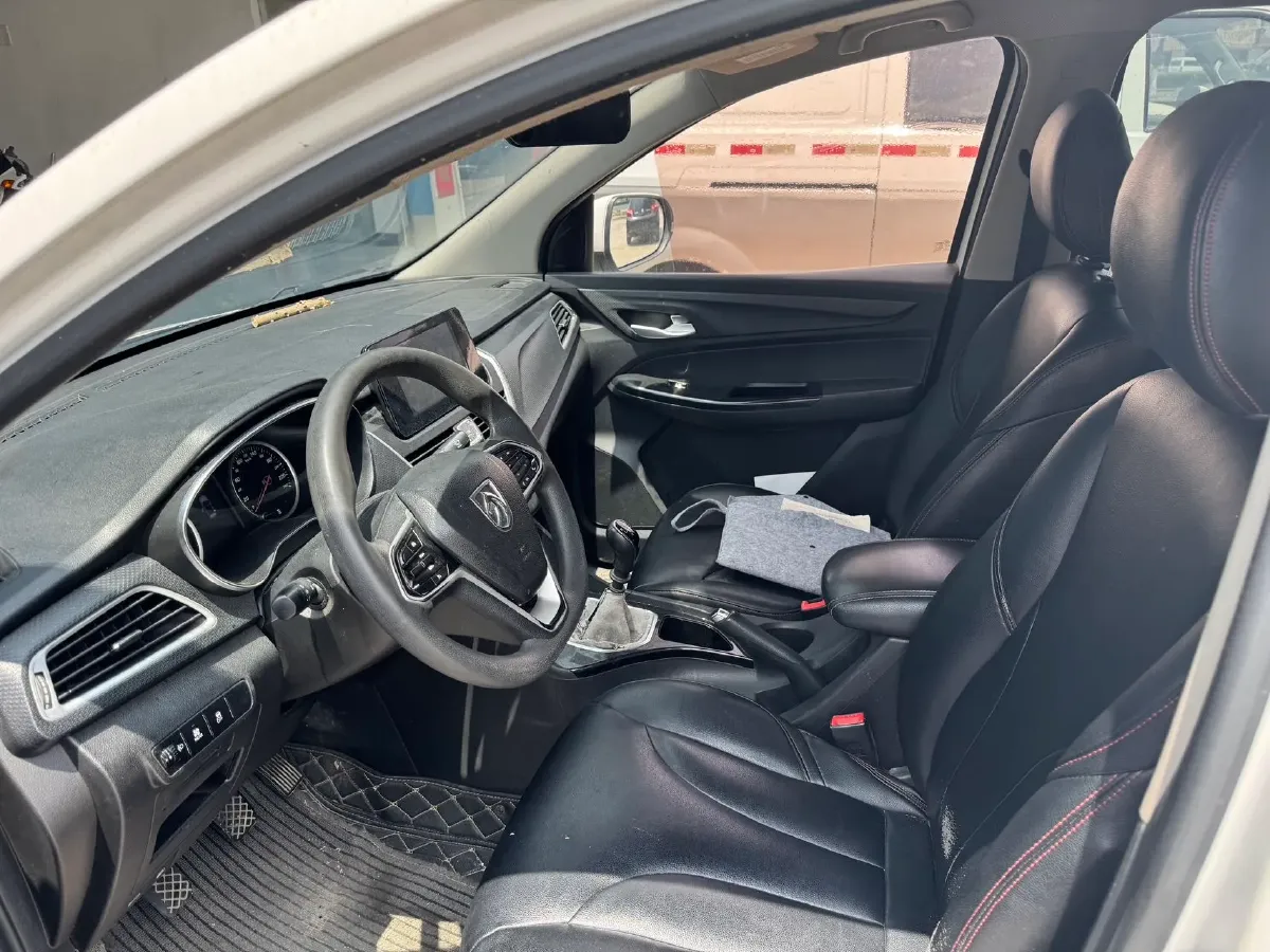 2019 BaoJun 730 1.5L 112HP L4 6MT,autocango,china used car exporter,china ev exporter,chinese used car exporter,chinese used ev exporter