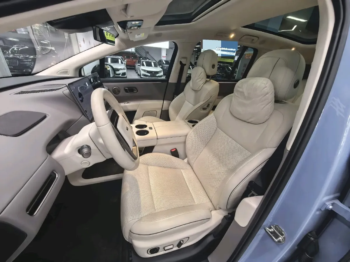 2025 Li i8 BEV,autocango,china used car exporter,china ev exporter,chinese used car exporter,chinese used ev exporter