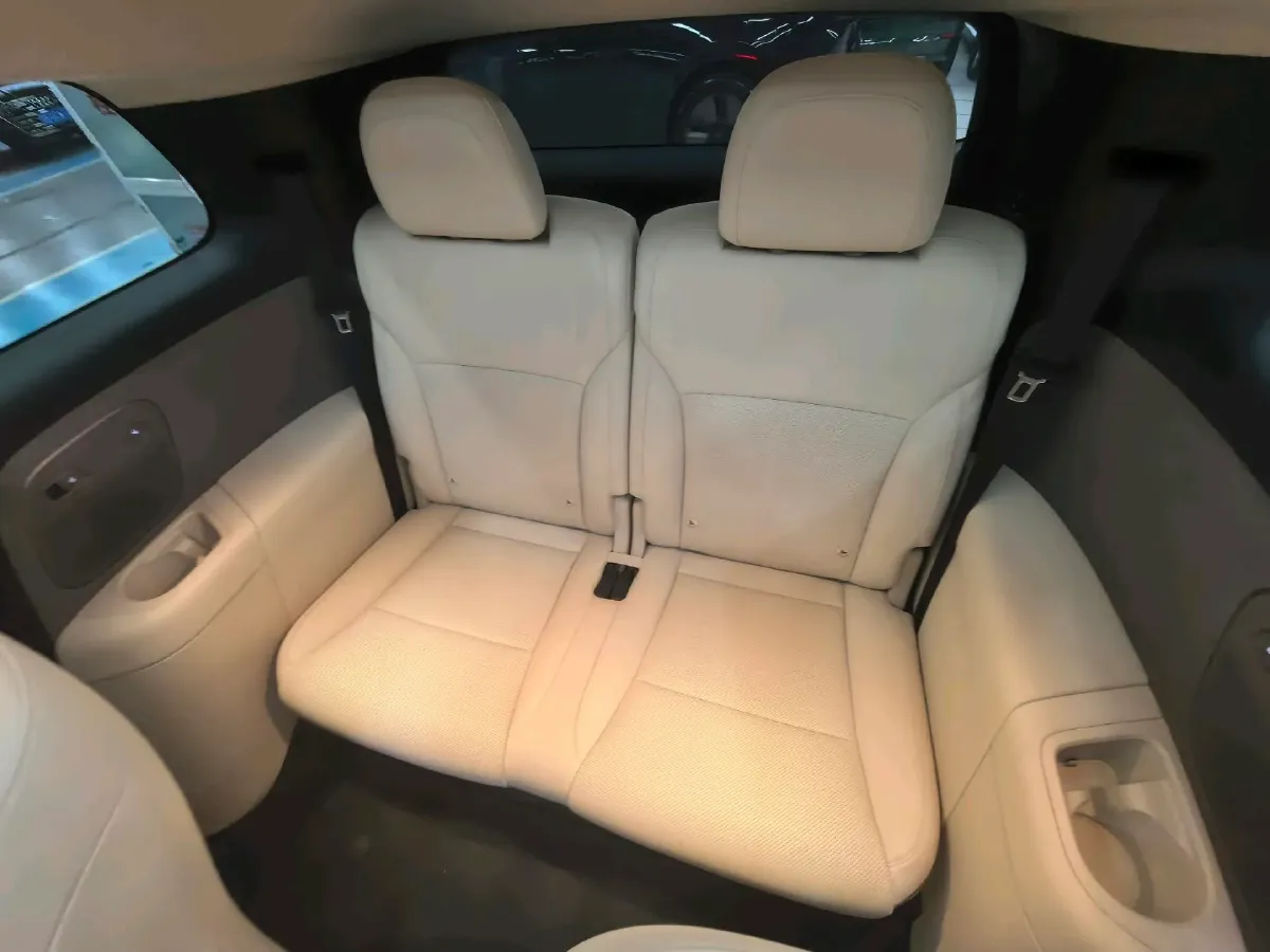2025 Li i8 BEV,autocango,china used car exporter,china ev exporter,chinese used car exporter,chinese used ev exporter