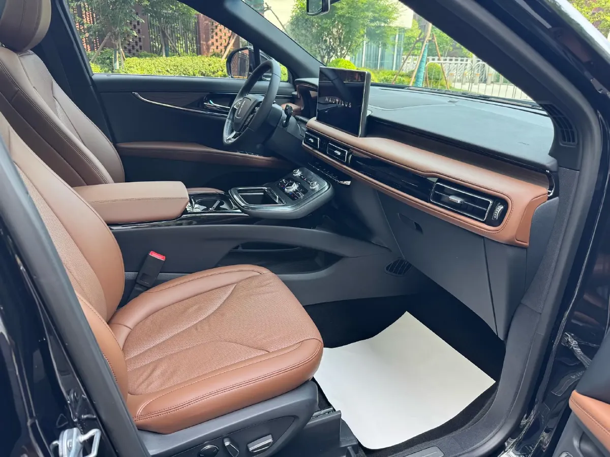 2021 Lincoln Nautilus 2.0T 245HP L4 8AT,autocango,china used car exporter,china ev exporter,chinese used car exporter,chinese used ev exporter