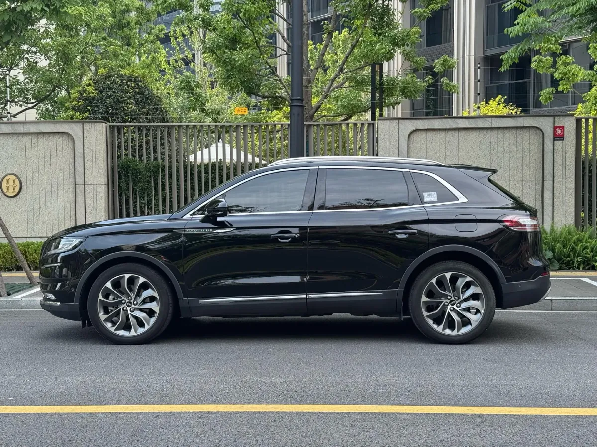 2021 Lincoln Nautilus 2.0T 245HP L4 8AT,autocango,china used car exporter,china ev exporter,chinese used car exporter,chinese used ev exporter