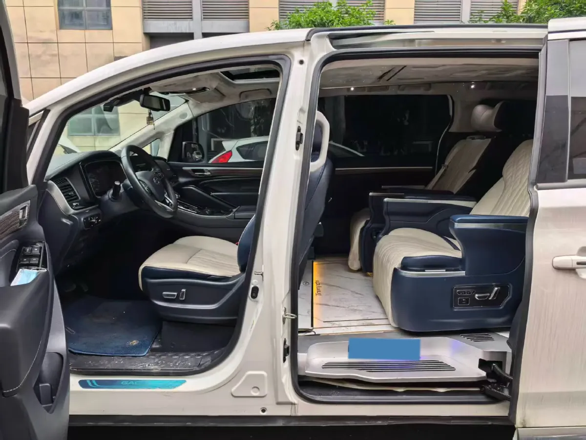 2021 GAC Trumpchi M8 2.0T 252HP L4 8AT,autocango,china used car exporter,china ev exporter,chinese used car exporter,chinese used ev exporter