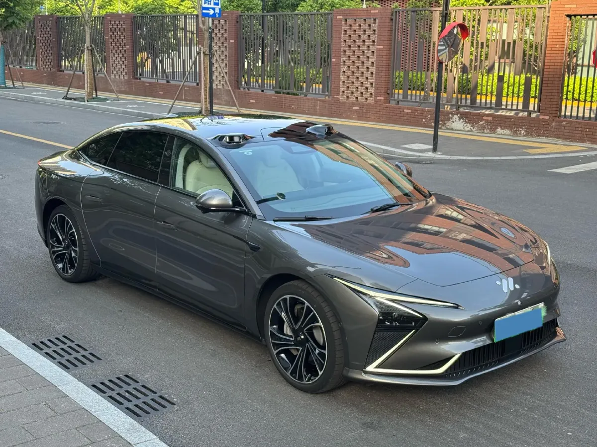 2024 IM L7 BEV 90KWH,autocango,china used car exporter,china ev exporter,chinese used car exporter,chinese used ev exporter