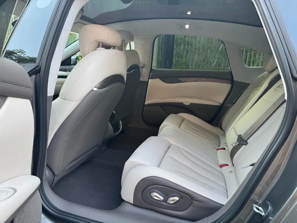 2024 IM L7 BEV 90KWH,autocango,china used car exporter,china ev exporter,chinese used car exporter,chinese used ev exporter