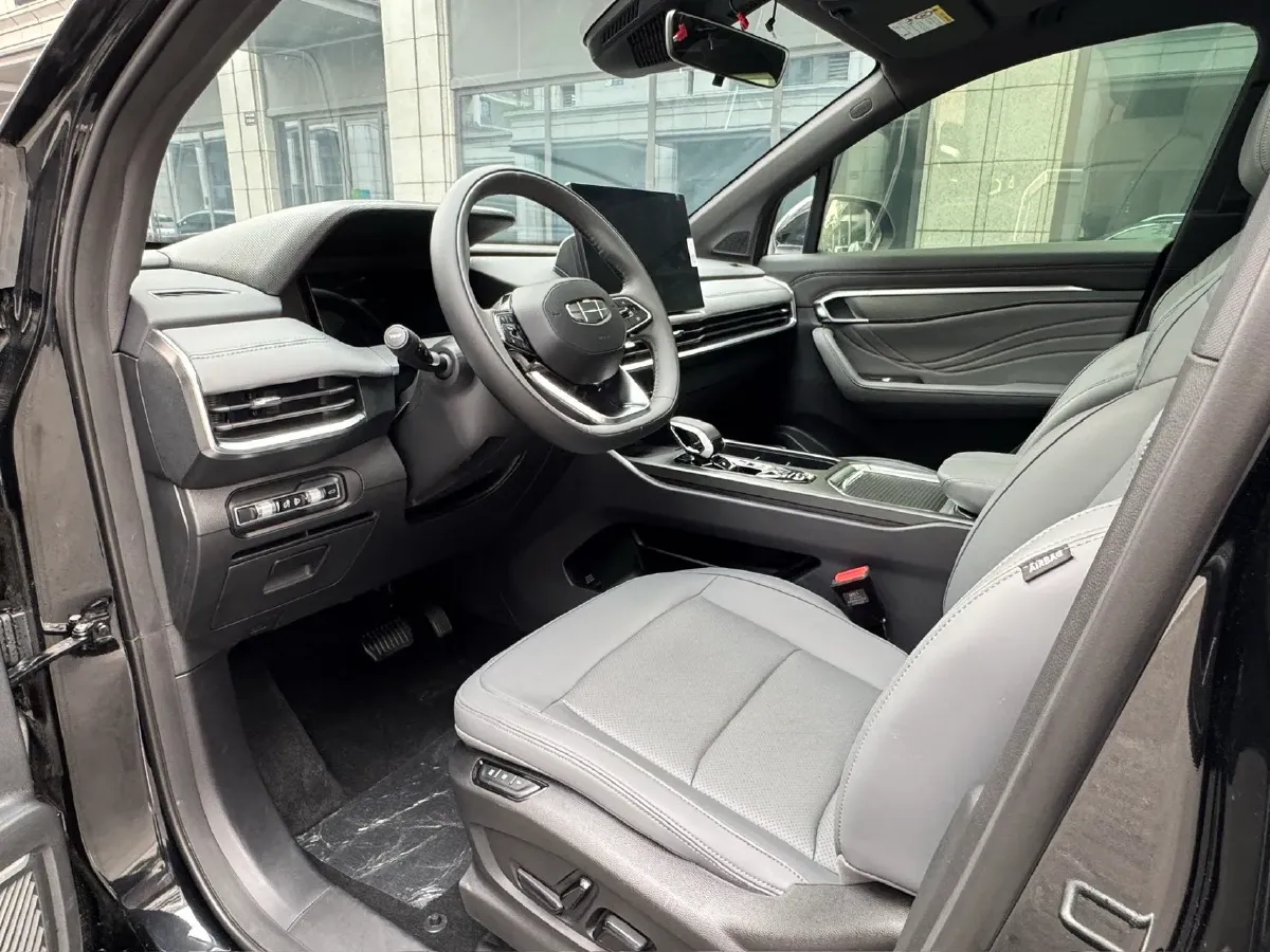 2026 Geely Okavango L 2.0T 218HP L4 7DCT,autocango,china used car exporter,china ev exporter,chinese used car exporter,chinese used ev exporter