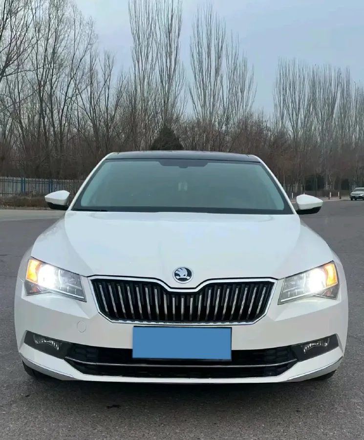 2021 Skoda Superb 1.4T 150HP L4 7DCT,autocango,china used car exporter,china ev exporter,chinese used car exporter,chinese used ev exporter