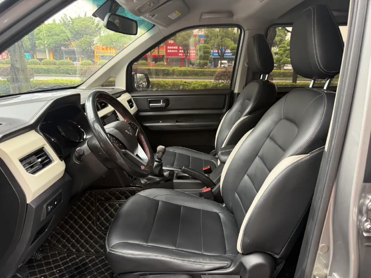 2019 WuLing HongGuang Plus 1.5T 147HP L4 6MT,autocango,china used car exporter,china ev exporter,chinese used car exporter,chinese used ev exporter