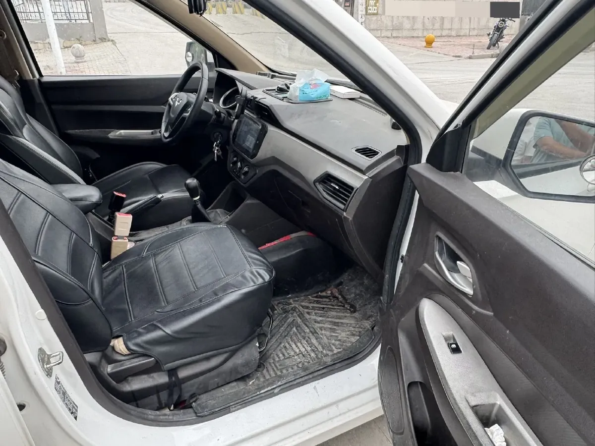2018 WuLing HongGuang 1.5L 105HP L4 5MT,autocango,china used car exporter,china ev exporter,chinese used car exporter,chinese used ev exporter