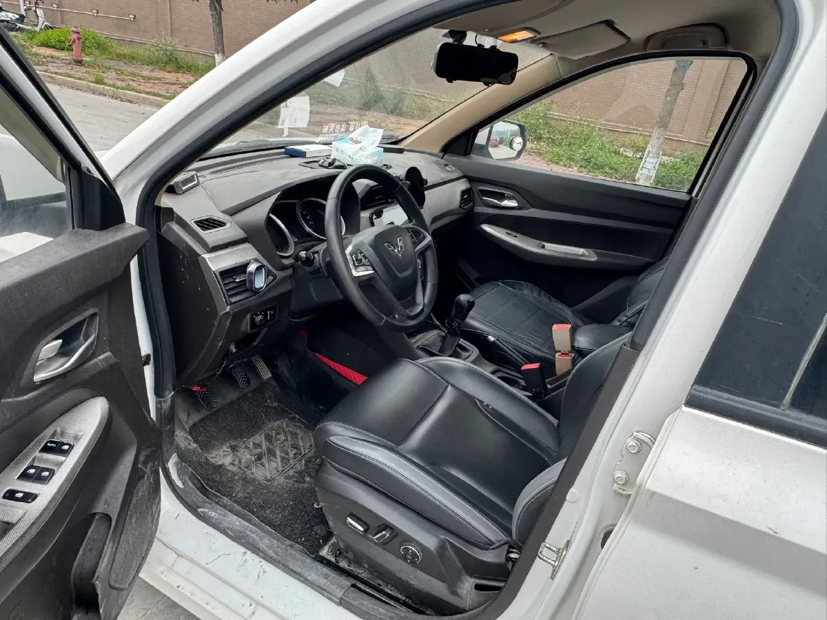 2018 WuLing HongGuang 1.5L 105HP L4 5MT,autocango,china used car exporter,china ev exporter,chinese used car exporter,chinese used ev exporter