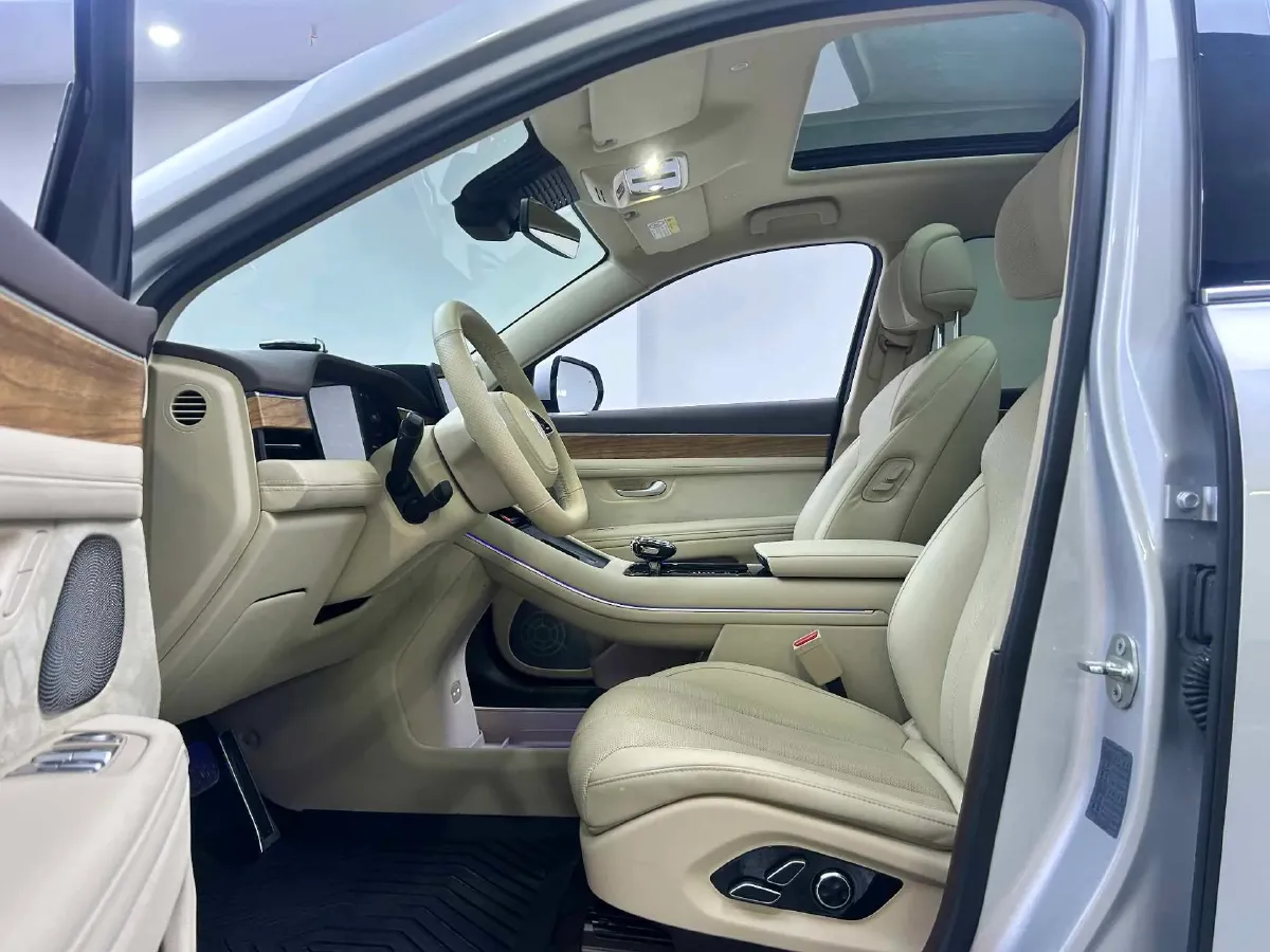2024 AITO AITO M7 1.5T 152HP L4 REEV 40KWH,autocango,china used car exporter,china ev exporter,chinese used car exporter,chinese used ev exporter