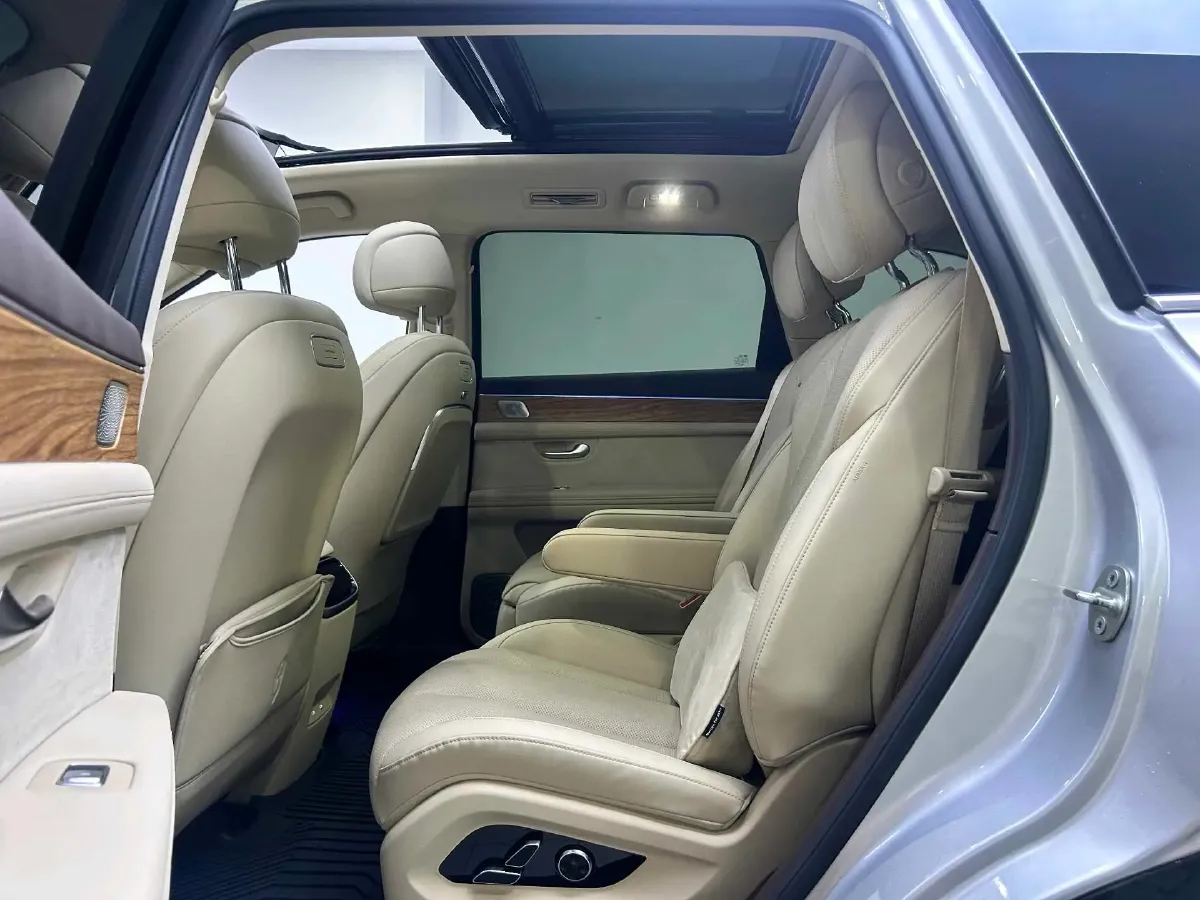 2024 AITO AITO M7 1.5T 152HP L4 REEV 40KWH,autocango,china used car exporter,china ev exporter,chinese used car exporter,chinese used ev exporter