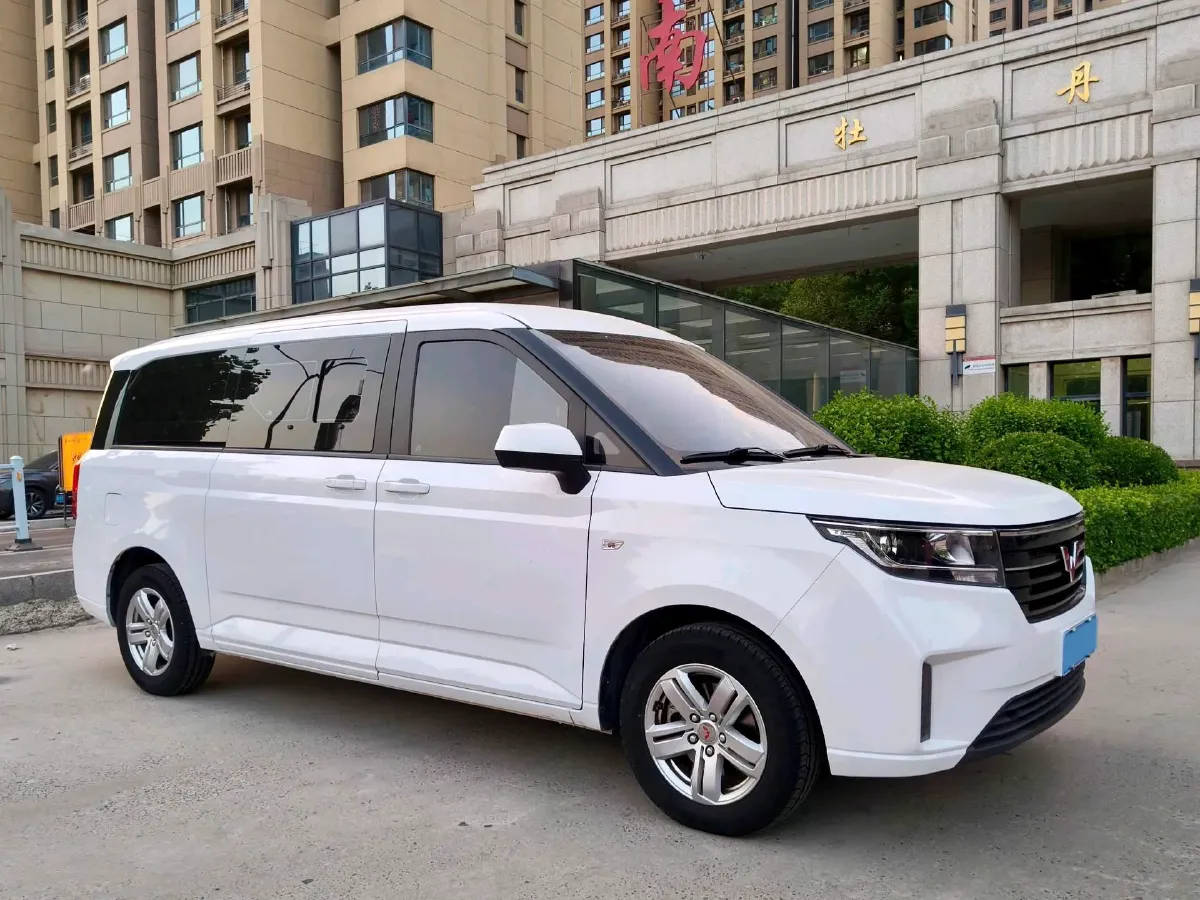2021 WuLing ZhengChen 1.5T 147HP L4 6MT,autocango,china used car exporter,china ev exporter,chinese used car exporter,chinese used ev exporter